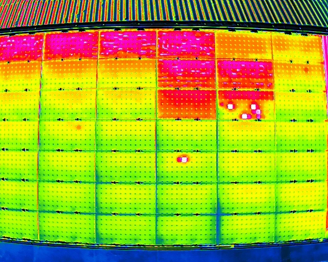 vue de haut panneaux solaire thermographie